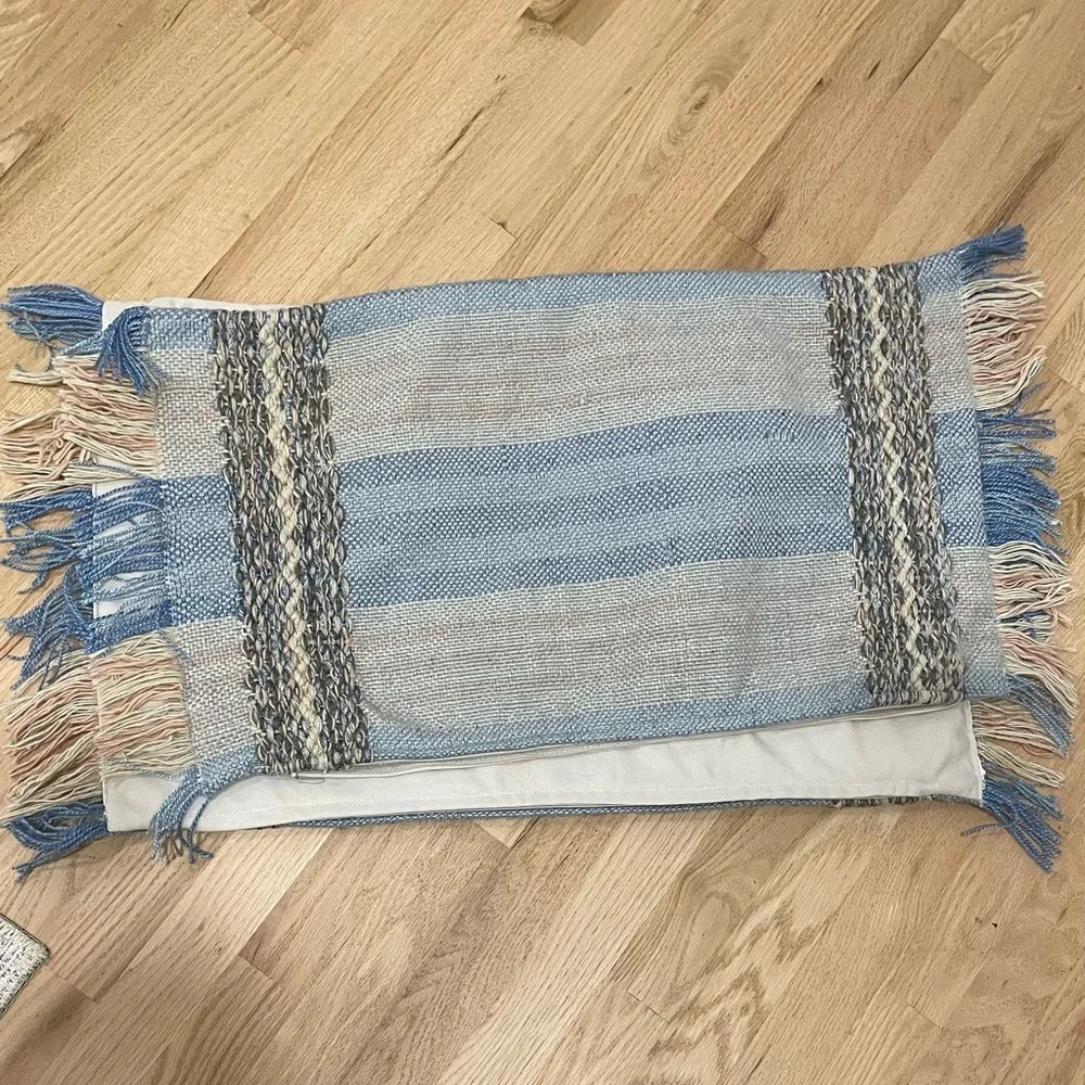 2/ Pottery Barn Andora 16